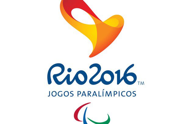 Descrição da Imagem: Logo da Paralimpíadas Rio 2016. O logo é laranja e remete ao símbolo do infinito, um número 8 na horizontal, oferecendo a ideia de conexão e igualdade. Abaixo, está escrito Rio 2016 seguido do símbolo paralímpico, constituído por três semicírculos dispostos um ao lado do outro chamados de “Agitos”, que em latim significa “Eu me movo”. Cada Agito possui uma cor, vermelho, verde e azul, que são as cores mais comuns presentes nas bandeiras das nações.