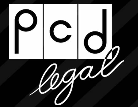 Imagem com fundo preto e listras verticais com as letras pcd destacadas em branco e a palavra legal escrita em letra cursiva,